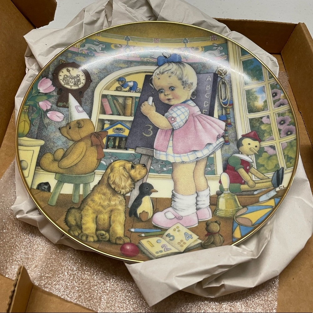 VINTAGE CAROL  LAWSON TEACHERS PET COLLECTORS PLATE